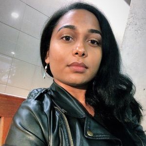 Meet your Posher, Della